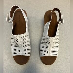 Rockport Slingback Cork Wedge Sandals Perforated Size 7.5 White Briah Perf Sling